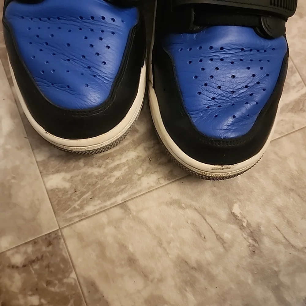 Jordan Legacy 312 Low Royal  Men's Size 9.5 CD7069 41